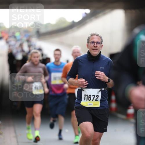 05.10.2025 - 20. swb-Marathon Bremen Michael Strokosch http://msf.ph/oto/9211447 05.10.2025 10:44:40 Laufen 11672 meine-sportfotos.de