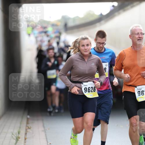 05.10.2025 - 20. swb-Marathon Bremen Michael Strokosch http://msf.ph/oto/9211450 05.10.2025 10:44:42 Laufen 9626, 2024, 8, 962, 02380 meine-sportfotos.de