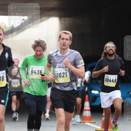 05.10.2025 - 20. swb-Marathon Bremen Michael Strokosch http://msf.ph/oto/9211457 05.10.2025 10:44:48 Laufen 9435, 11621, 38, 2523, 10449 meine-sportfotos.de