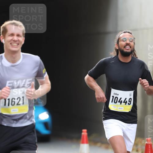 05.10.2025 - 20. swb-Marathon Bremen Michael Strokosch http://msf.ph/oto/9211463 05.10.2025 10:44:50 Laufen 11621, 10449, 02561 meine-sportfotos.de