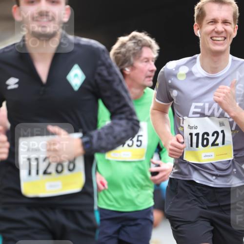 05.10.2025 - 20. swb-Marathon Bremen Michael Strokosch http://msf.ph/oto/9211464 05.10.2025 10:44:50 Laufen 20, 11288, 35, 11621, 11621 meine-sportfotos.de