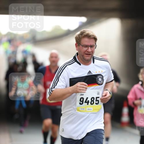 05.10.2025 - 20. swb-Marathon Bremen Michael Strokosch http://msf.ph/oto/9211465 05.10.2025 10:44:51 Laufen 9485, 02298 meine-sportfotos.de