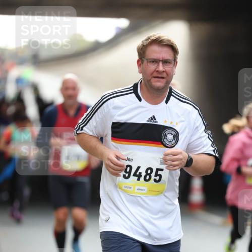 05.10.2025 - 20. swb-Marathon Bremen Michael Strokosch http://msf.ph/oto/9211466 05.10.2025 10:44:51 Laufen 9485, 02298 meine-sportfotos.de