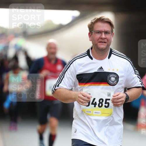 05.10.2025 - 20. swb-Marathon Bremen Michael Strokosch http://msf.ph/oto/9211467 05.10.2025 10:44:51 Laufen 02298, 485 meine-sportfotos.de