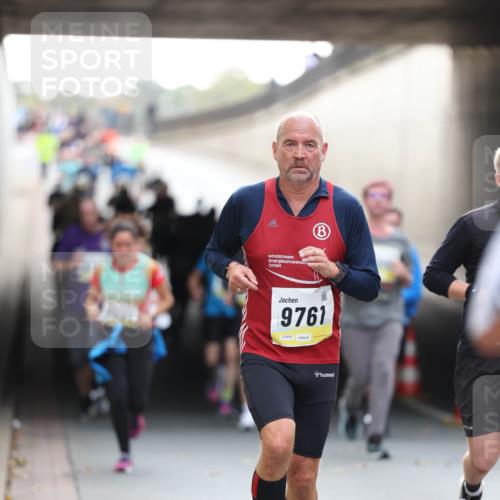 05.10.2025 - 20. swb-Marathon Bremen Michael Strokosch http://msf.ph/oto/9211469 05.10.2025 10:44:52 Laufen 9761, 01858 meine-sportfotos.de