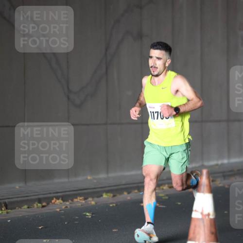 05.10.2025 - 20. swb-Marathon Bremen Michael Strokosch http://msf.ph/oto/9211478 05.10.2025 11:41:51 Laufen 1170 meine-sportfotos.de