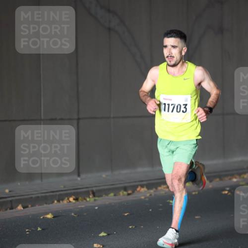 05.10.2025 - 20. swb-Marathon Bremen Michael Strokosch http://msf.ph/oto/9211479 05.10.2025 11:41:52 Laufen 11703 meine-sportfotos.de