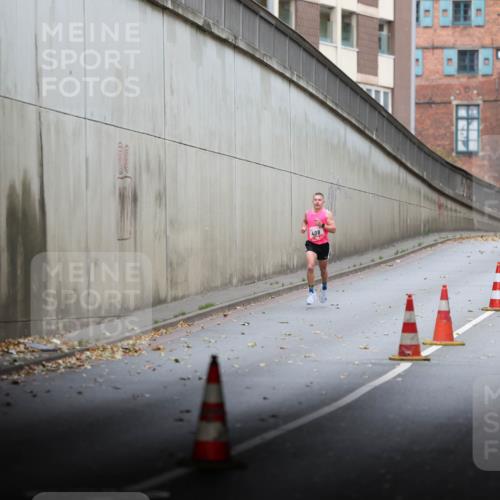 05.10.2025 - 20. swb-Marathon Bremen Michael Strokosch http://msf.ph/oto/9211487 05.10.2025 11:43:19 Laufen 408 meine-sportfotos.de