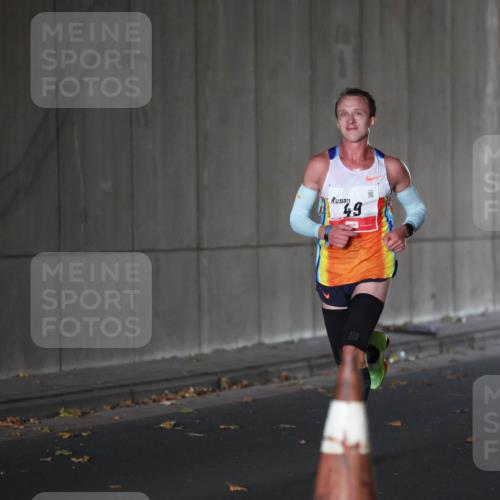 05.10.2025 - 20. swb-Marathon Bremen Michael Strokosch http://msf.ph/oto/9211500 05.10.2025 11:45:39 Laufen 49 meine-sportfotos.de