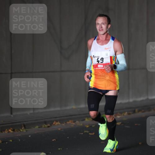 05.10.2025 - 20. swb-Marathon Bremen Michael Strokosch http://msf.ph/oto/9211503 05.10.2025 11:45:39 Laufen 49 meine-sportfotos.de