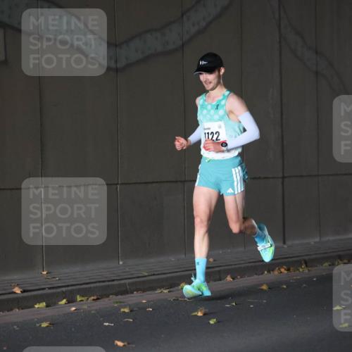 05.10.2025 - 20. swb-Marathon Bremen Michael Strokosch http://msf.ph/oto/9211510 05.10.2025 11:48:07 Laufen 1122 meine-sportfotos.de