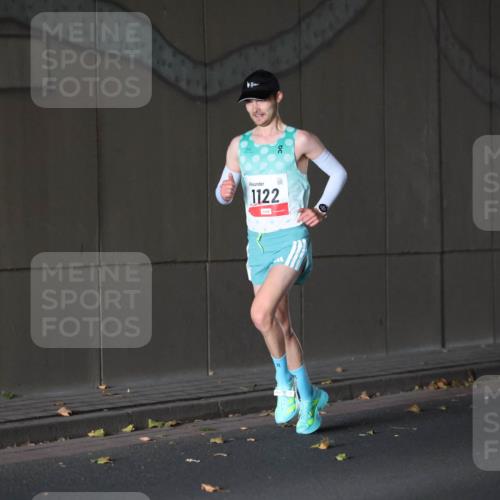 05.10.2025 - 20. swb-Marathon Bremen Michael Strokosch http://msf.ph/oto/9211511 05.10.2025 11:48:07 Laufen 1122 meine-sportfotos.de