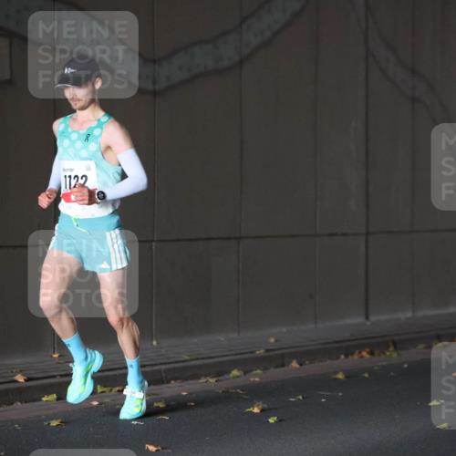 05.10.2025 - 20. swb-Marathon Bremen Michael Strokosch http://msf.ph/oto/9211512 05.10.2025 11:48:07 Laufen 1122 meine-sportfotos.de