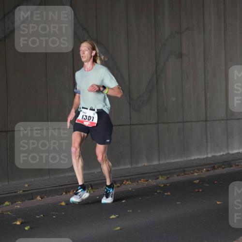 05.10.2025 - 20. swb-Marathon Bremen Michael Strokosch http://msf.ph/oto/9211520 05.10.2025 11:48:11 Laufen 1301 meine-sportfotos.de