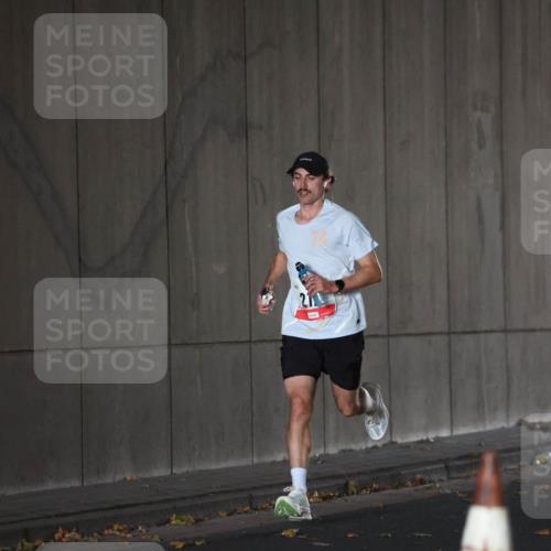 05.10.2025 - 20. swb-Marathon Bremen Michael Strokosch http://msf.ph/oto/9211526 05.10.2025 11:48:49 Laufen  meine-sportfotos.de