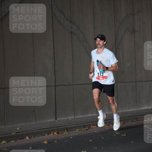 05.10.2025 - 20. swb-Marathon Bremen Michael Strokosch http://msf.ph/oto/9211528 05.10.2025 11:48:50 Laufen 2, 12 meine-sportfotos.de