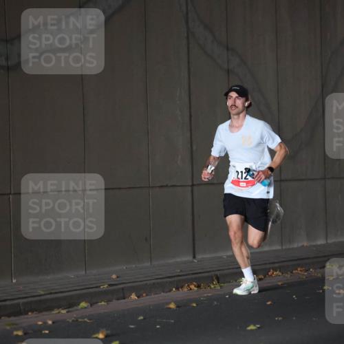 05.10.2025 - 20. swb-Marathon Bremen Michael Strokosch http://msf.ph/oto/9211529 05.10.2025 11:48:50 Laufen 212 meine-sportfotos.de
