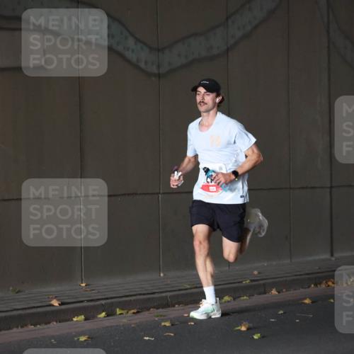 05.10.2025 - 20. swb-Marathon Bremen Michael Strokosch http://msf.ph/oto/9211532 05.10.2025 11:48:51 Laufen  meine-sportfotos.de