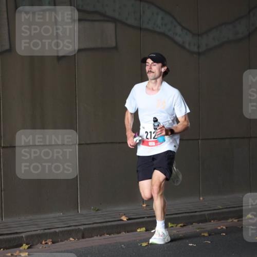 05.10.2025 - 20. swb-Marathon Bremen Michael Strokosch http://msf.ph/oto/9211534 05.10.2025 11:48:51 Laufen 212 meine-sportfotos.de