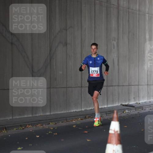 05.10.2025 - 20. swb-Marathon Bremen Michael Strokosch http://msf.ph/oto/9211542 05.10.2025 11:49:52 Laufen 1779 meine-sportfotos.de