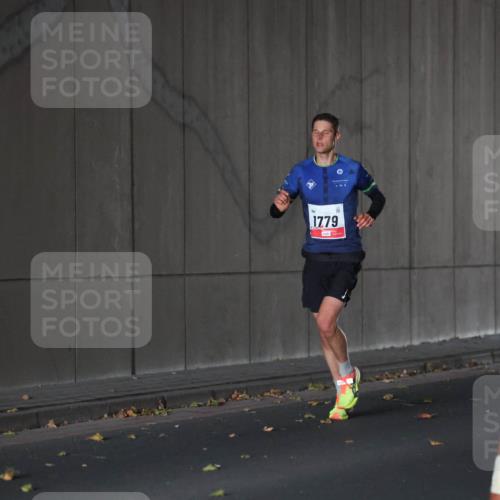 05.10.2025 - 20. swb-Marathon Bremen Michael Strokosch http://msf.ph/oto/9211544 05.10.2025 11:49:53 Laufen 1779 meine-sportfotos.de