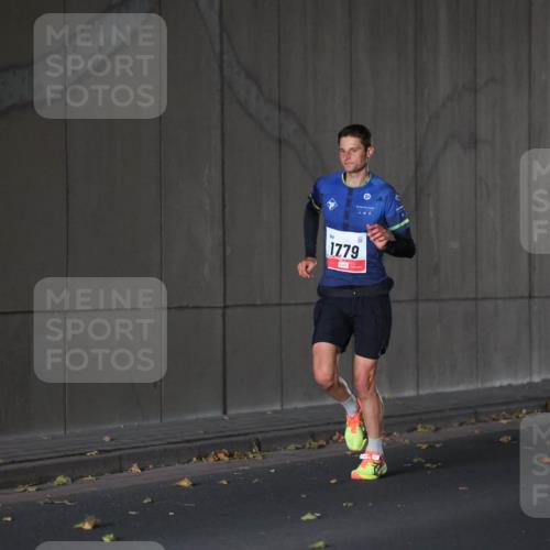 05.10.2025 - 20. swb-Marathon Bremen Michael Strokosch http://msf.ph/oto/9211545 05.10.2025 11:49:53 Laufen 1779 meine-sportfotos.de
