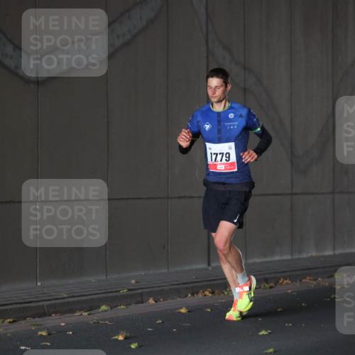05.10.2025 - 20. swb-Marathon Bremen Michael Strokosch http://msf.ph/oto/9211546 05.10.2025 11:49:53 Laufen 1779 meine-sportfotos.de
