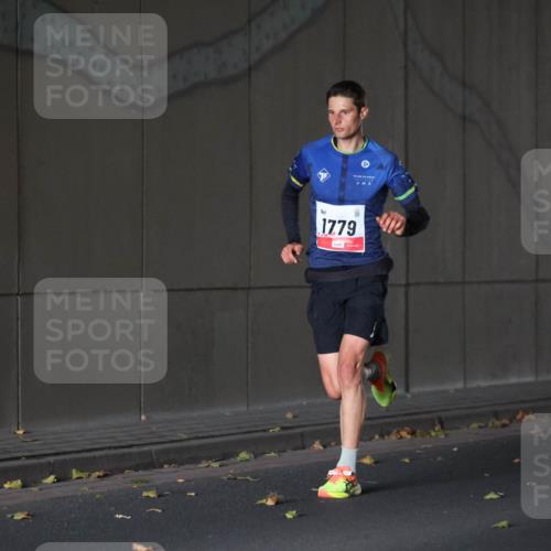 05.10.2025 - 20. swb-Marathon Bremen Michael Strokosch http://msf.ph/oto/9211547 05.10.2025 11:49:54 Laufen 1779 meine-sportfotos.de