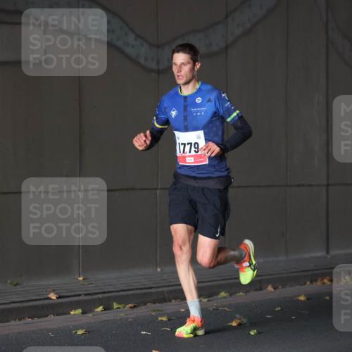 05.10.2025 - 20. swb-Marathon Bremen Michael Strokosch http://msf.ph/oto/9211548 05.10.2025 11:49:54 Laufen 1779 meine-sportfotos.de