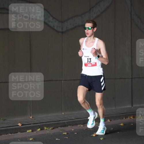 05.10.2025 - 20. swb-Marathon Bremen Michael Strokosch http://msf.ph/oto/9211559 05.10.2025 11:50:03 Laufen 13 meine-sportfotos.de