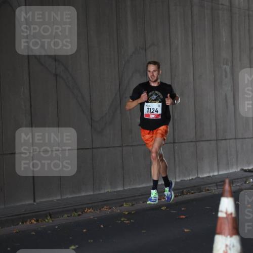 05.10.2025 - 20. swb-Marathon Bremen Michael Strokosch http://msf.ph/oto/9211574 05.10.2025 11:51:39 Laufen 1124 meine-sportfotos.de