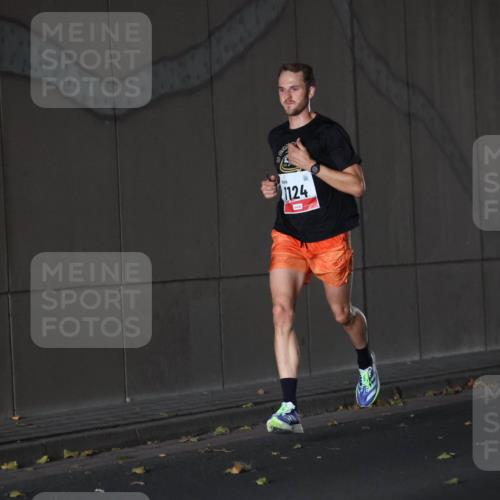 05.10.2025 - 20. swb-Marathon Bremen Michael Strokosch http://msf.ph/oto/9211578 05.10.2025 11:51:40 Laufen 1124 meine-sportfotos.de
