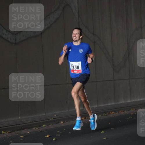 05.10.2025 - 20. swb-Marathon Bremen Michael Strokosch http://msf.ph/oto/9211587 05.10.2025 11:52:54 Laufen 1739 meine-sportfotos.de