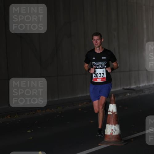 05.10.2025 - 20. swb-Marathon Bremen Michael Strokosch http://msf.ph/oto/9211592 05.10.2025 11:53:25 Laufen 2037 meine-sportfotos.de