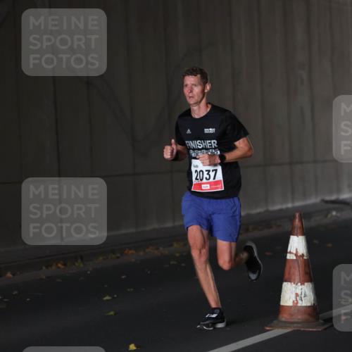 05.10.2025 - 20. swb-Marathon Bremen Michael Strokosch http://msf.ph/oto/9211593 05.10.2025 11:53:25 Laufen 2037 meine-sportfotos.de