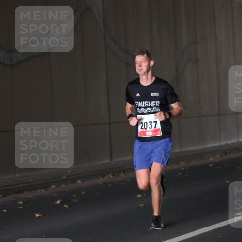 05.10.2025 - 20. swb-Marathon Bremen Michael Strokosch http://msf.ph/oto/9211594 05.10.2025 11:53:26 Laufen 2037 meine-sportfotos.de