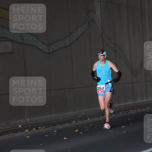 05.10.2025 - 20. swb-Marathon Bremen Michael Strokosch http://msf.ph/oto/9211601 05.10.2025 11:53:44 Laufen 2049 meine-sportfotos.de