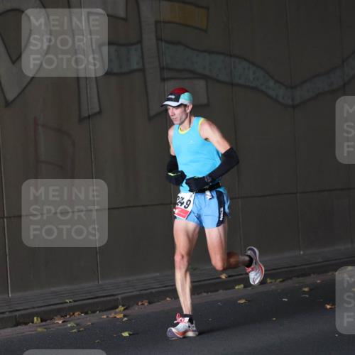 05.10.2025 - 20. swb-Marathon Bremen Michael Strokosch http://msf.ph/oto/9211604 05.10.2025 11:53:45 Laufen 49 meine-sportfotos.de