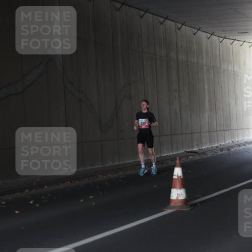 05.10.2025 - 20. swb-Marathon Bremen Michael Strokosch http://msf.ph/oto/9211605 05.10.2025 11:55:24 Laufen 680 meine-sportfotos.de