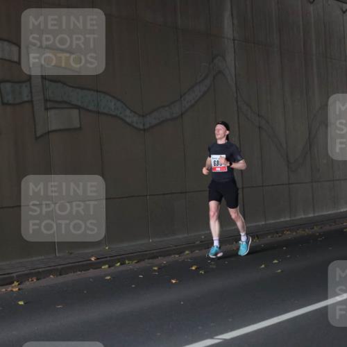 05.10.2025 - 20. swb-Marathon Bremen Michael Strokosch http://msf.ph/oto/9211609 05.10.2025 11:55:26 Laufen 68 meine-sportfotos.de