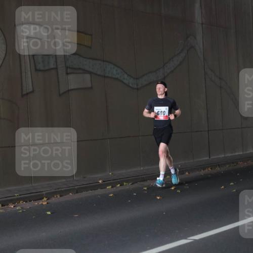 05.10.2025 - 20. swb-Marathon Bremen Michael Strokosch http://msf.ph/oto/9211610 05.10.2025 11:55:26 Laufen 680 meine-sportfotos.de