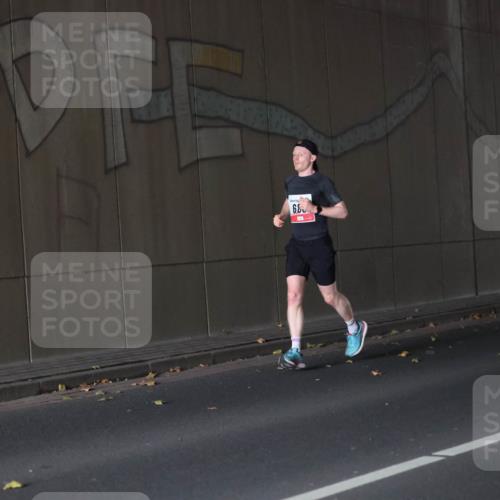 05.10.2025 - 20. swb-Marathon Bremen Michael Strokosch http://msf.ph/oto/9211611 05.10.2025 11:55:26 Laufen 6 meine-sportfotos.de