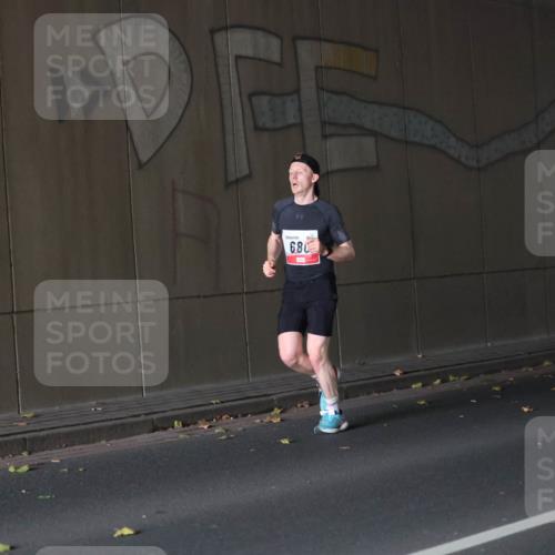 05.10.2025 - 20. swb-Marathon Bremen Michael Strokosch http://msf.ph/oto/9211613 05.10.2025 11:55:27 Laufen 680 meine-sportfotos.de