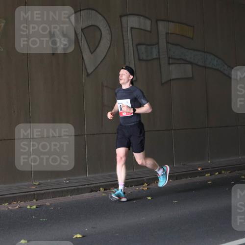 05.10.2025 - 20. swb-Marathon Bremen Michael Strokosch http://msf.ph/oto/9211614 05.10.2025 11:55:27 Laufen  meine-sportfotos.de
