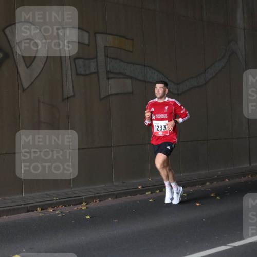 05.10.2025 - 20. swb-Marathon Bremen Michael Strokosch http://msf.ph/oto/9211624 05.10.2025 11:56:02 Laufen 10, 1233 meine-sportfotos.de