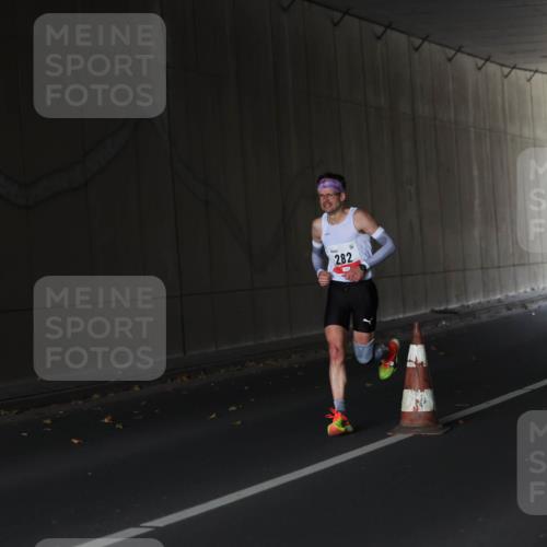 05.10.2025 - 20. swb-Marathon Bremen Michael Strokosch http://msf.ph/oto/9211642 05.10.2025 11:56:28 Laufen 282 meine-sportfotos.de