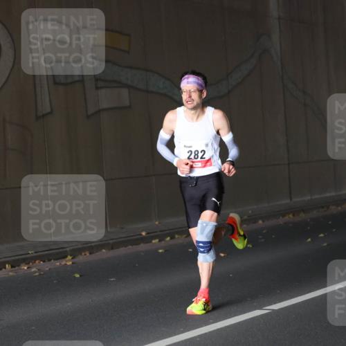 05.10.2025 - 20. swb-Marathon Bremen Michael Strokosch http://msf.ph/oto/9211646 05.10.2025 11:56:29 Laufen 282 meine-sportfotos.de
