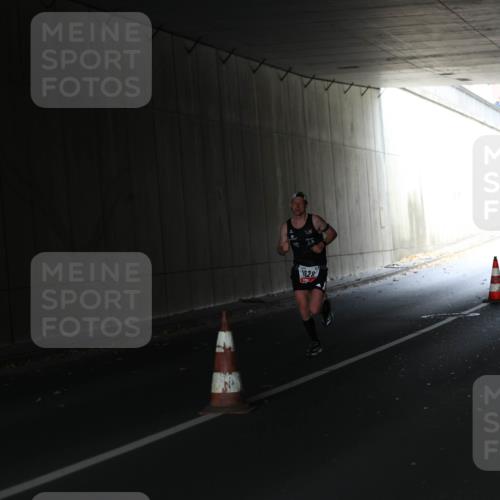 05.10.2025 - 20. swb-Marathon Bremen Michael Strokosch http://msf.ph/oto/9211655 05.10.2025 11:56:41 Laufen 1628 meine-sportfotos.de