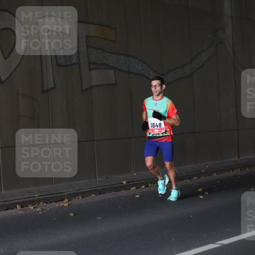05.10.2025 - 20. swb-Marathon Bremen Michael Strokosch http://msf.ph/oto/9211669 05.10.2025 11:57:13 Laufen 1648 meine-sportfotos.de
