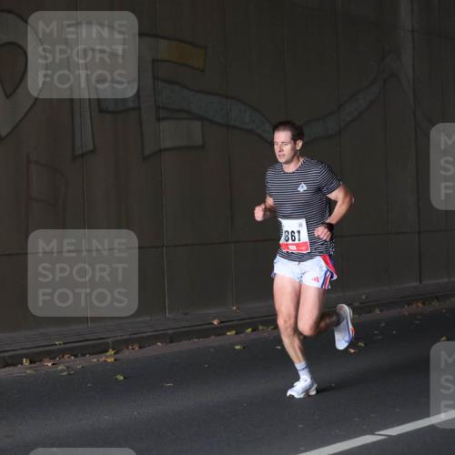 05.10.2025 - 20. swb-Marathon Bremen Michael Strokosch http://msf.ph/oto/9211678 05.10.2025 11:57:25 Laufen 861 meine-sportfotos.de